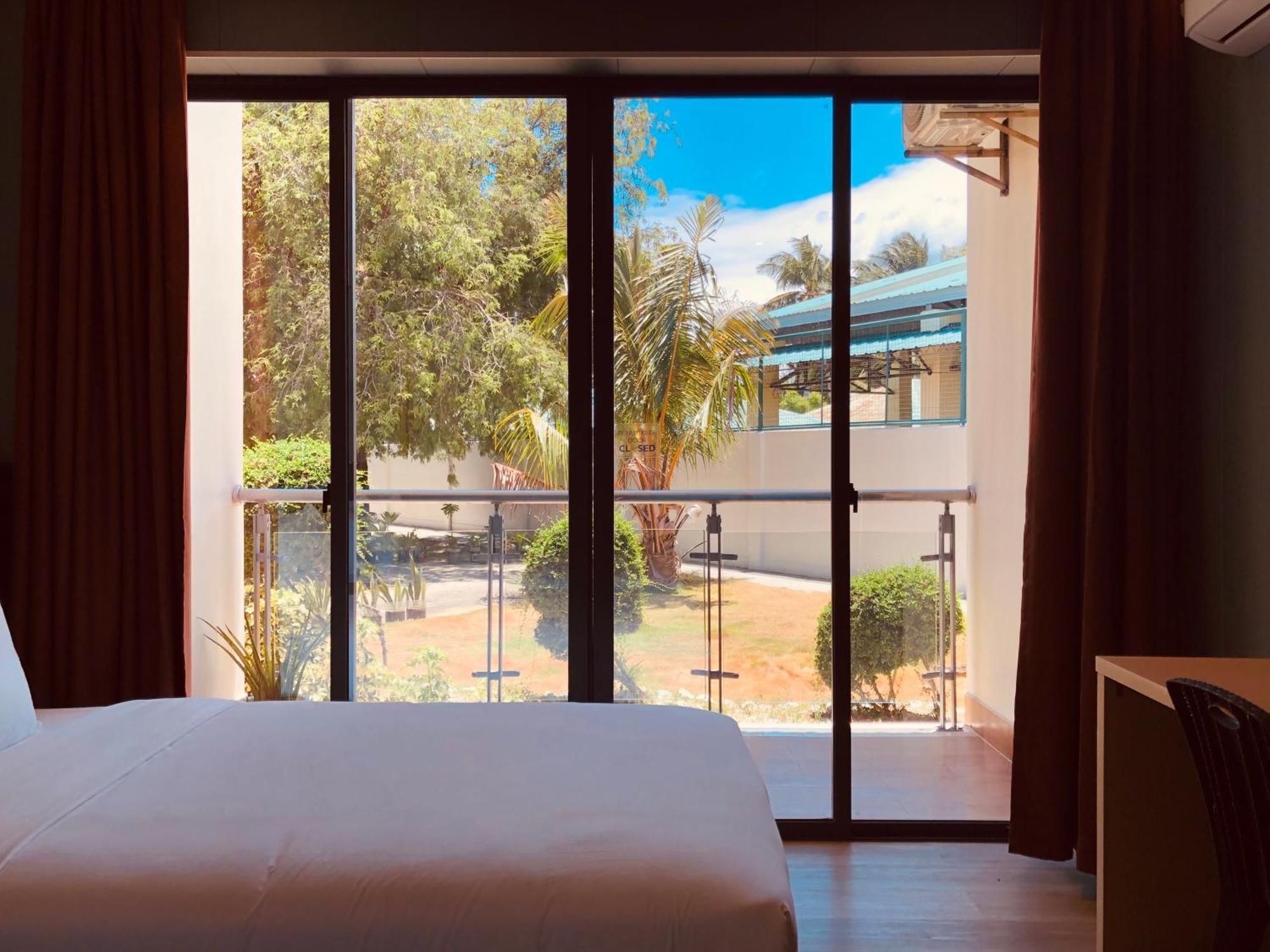 W Golf Resort Oslob Dış mekan fotoğraf